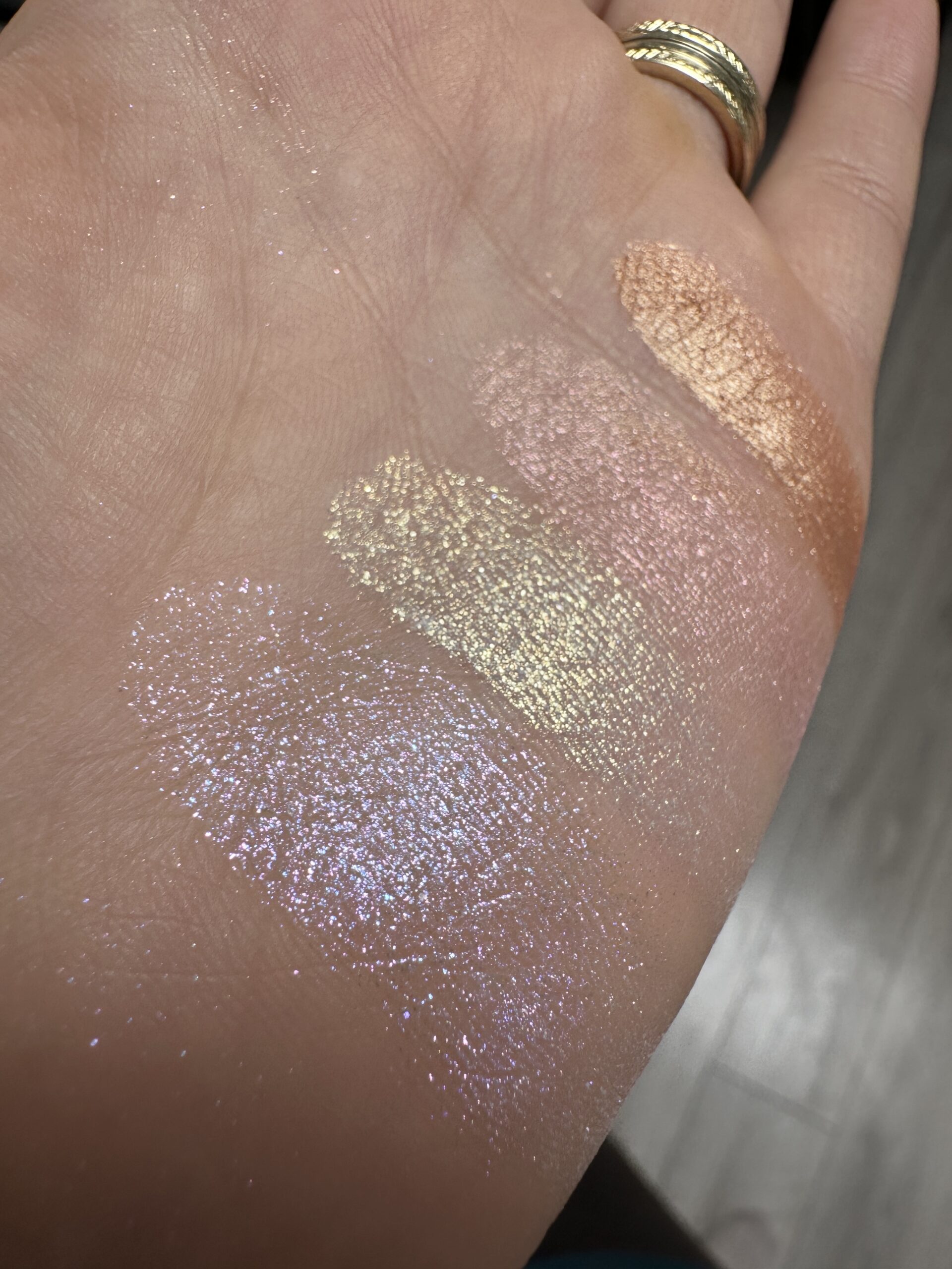 D・Cosmetics Dannes Beauty x Lavii Nechifor -Luminous Highlighting Palette